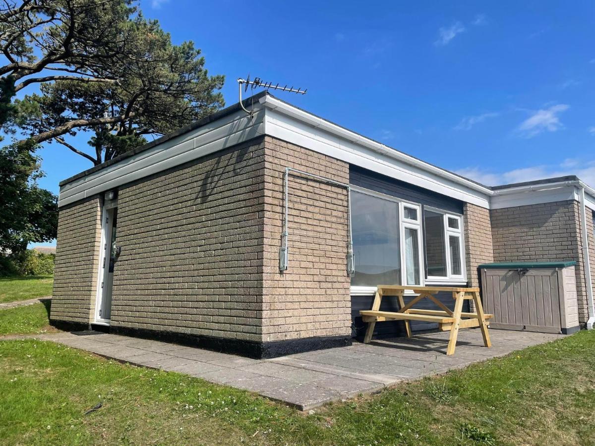 2 Bedroom Holiday Chalet Near Bude Kilkhampton Extérieur photo