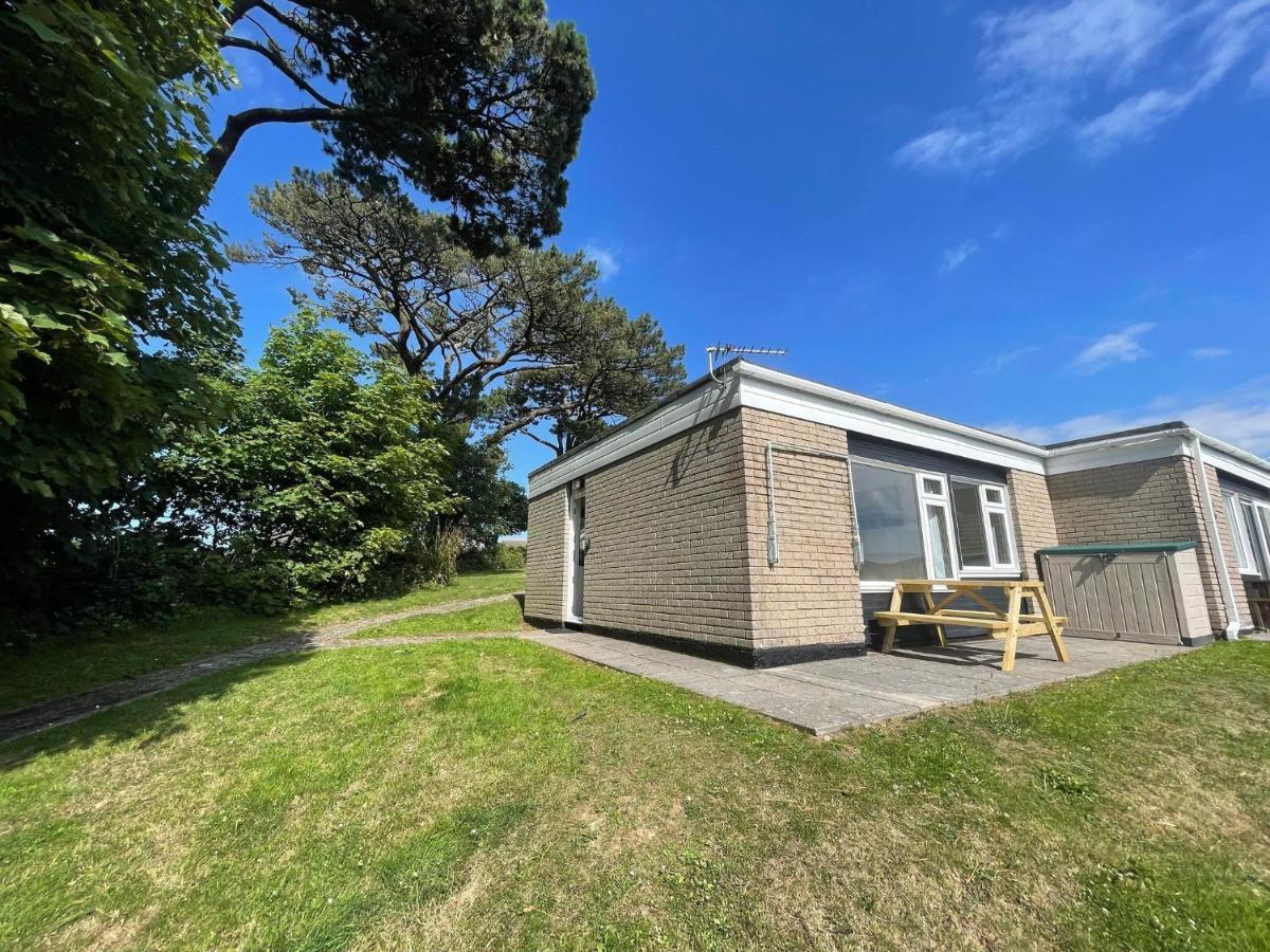 2 Bedroom Holiday Chalet Near Bude Kilkhampton Extérieur photo