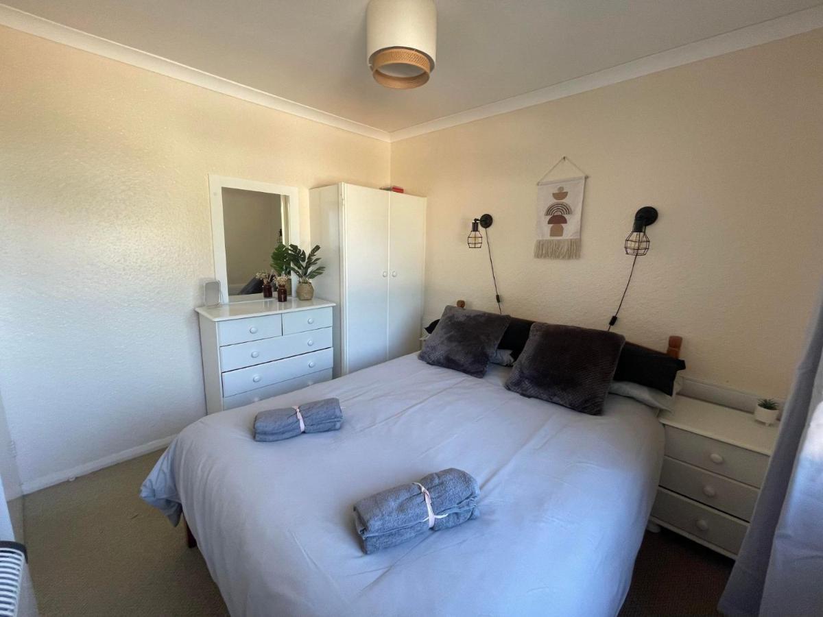 2 Bedroom Holiday Chalet Near Bude Kilkhampton Extérieur photo